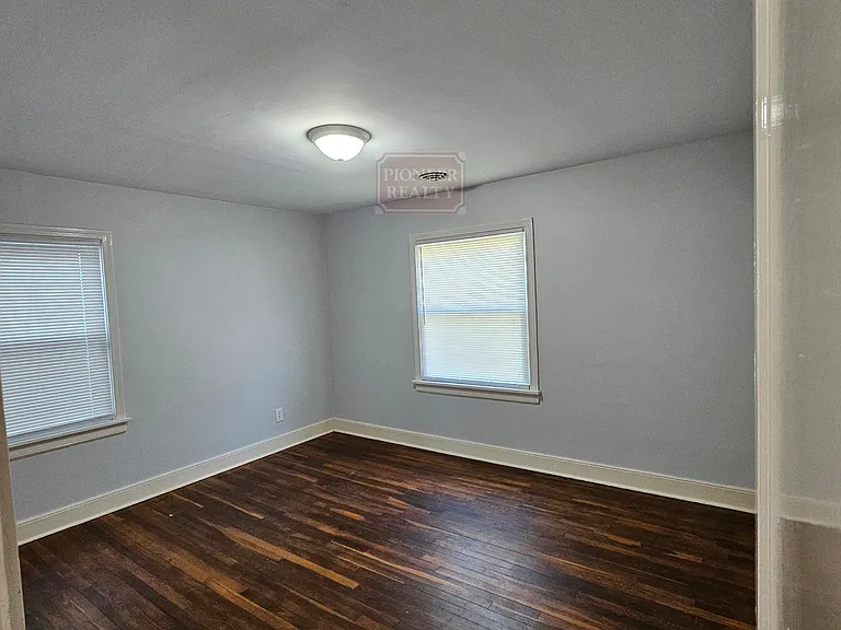 2331 Fleet Ave — Photo 26