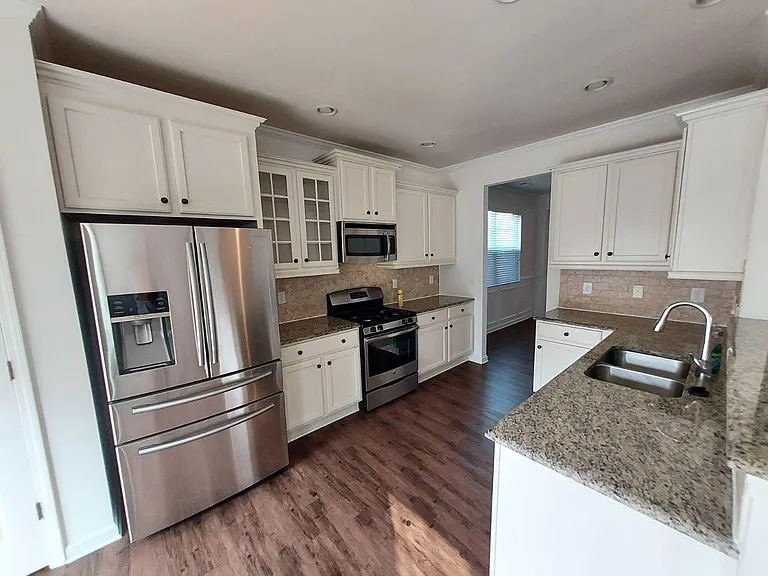 608 Stapleford Ln — Photo 10