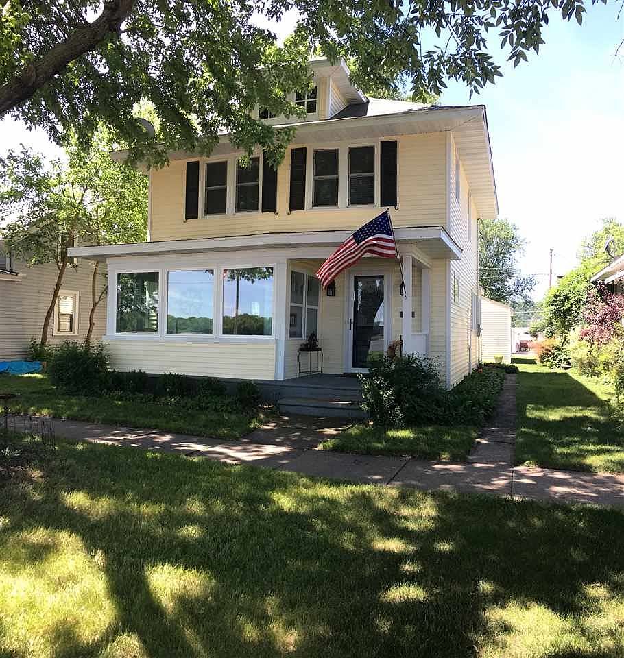 910 River St, Sabula, IA 52070 Zillow