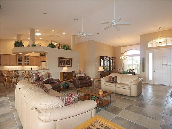 3rd image of 3524 Roseau Dr