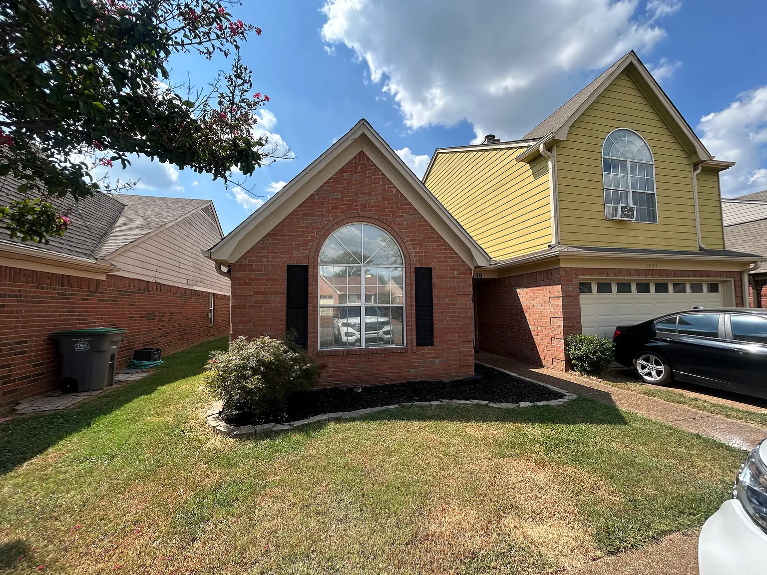 3 bed, 1203 sqft, $1,850 — Photo 1