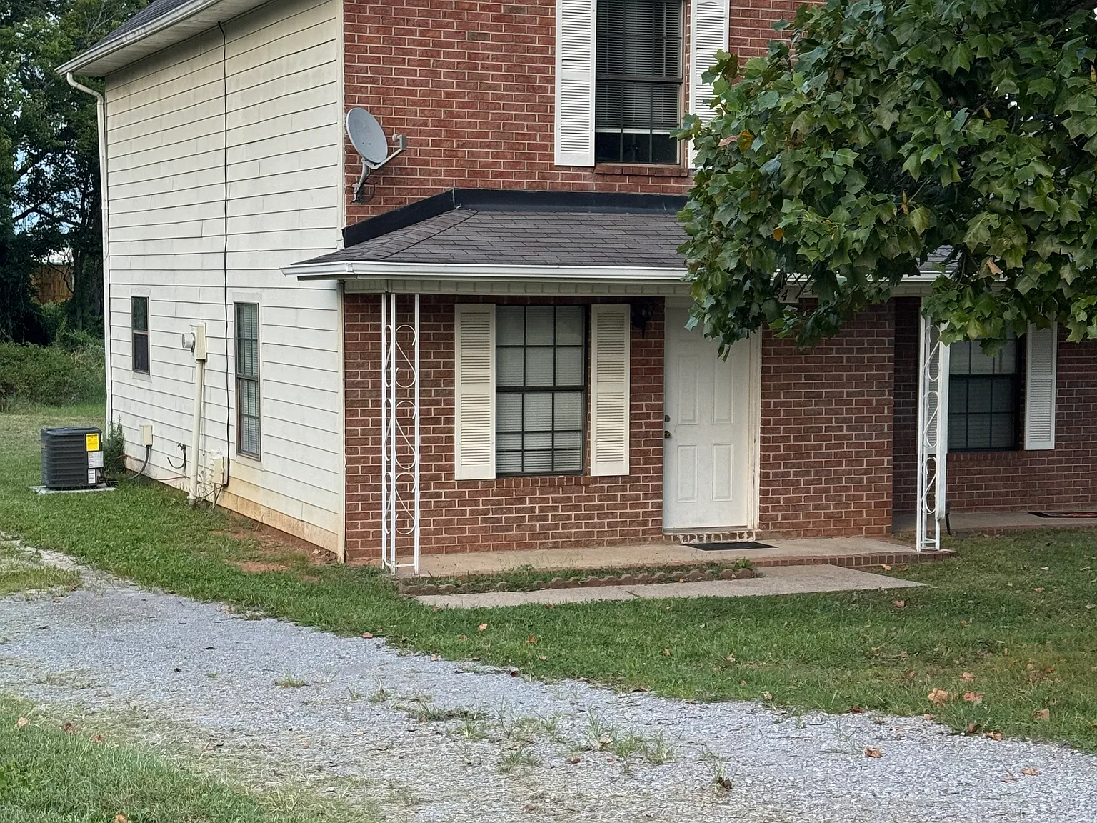2 bed, 1.5 bath, 1122 sqft, $1,500 — Photo 1