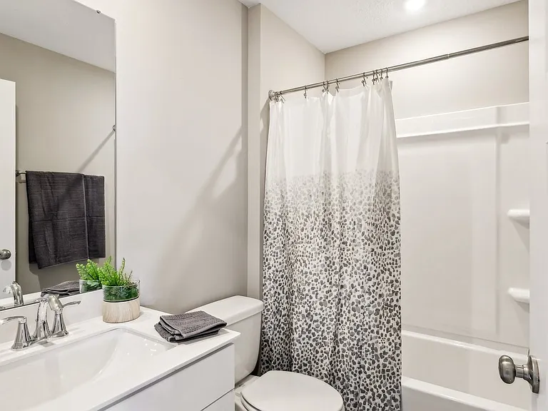 415 Harmon Ct — Photo 14