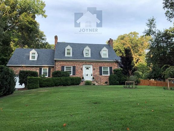 2nd image of 1433 Braeside Dr