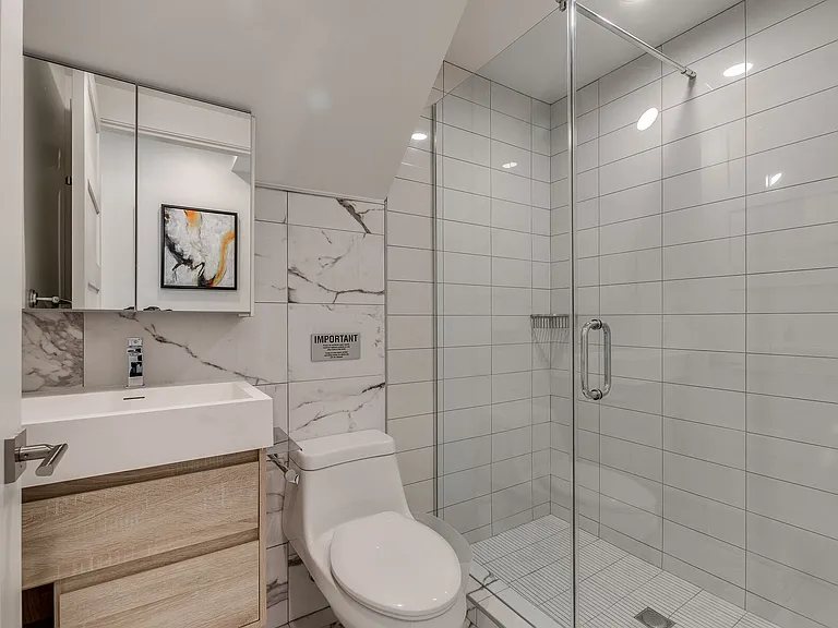 1431 Haro St #1429 — Photo 45