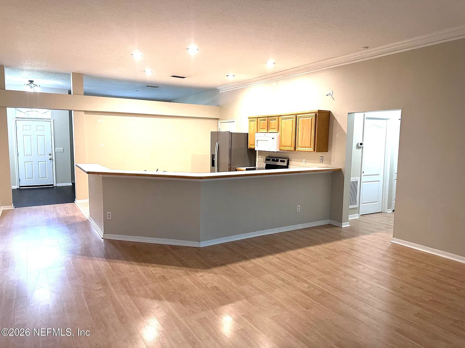 3 bed, 2.0 bath, 1830 sqft, $2,800 — Photo 4