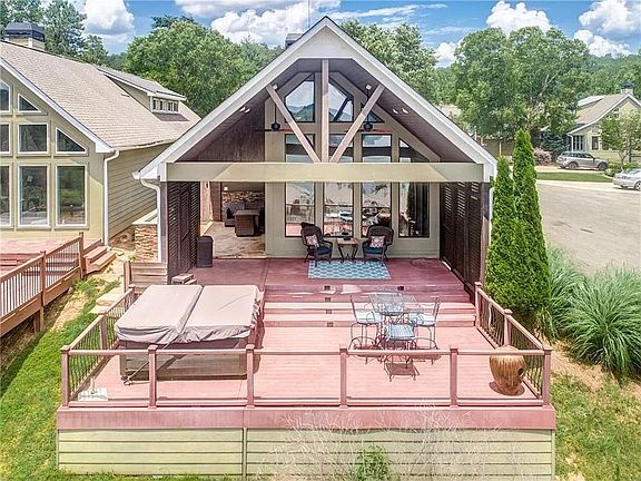 4th image of 213 Lakeside Dr