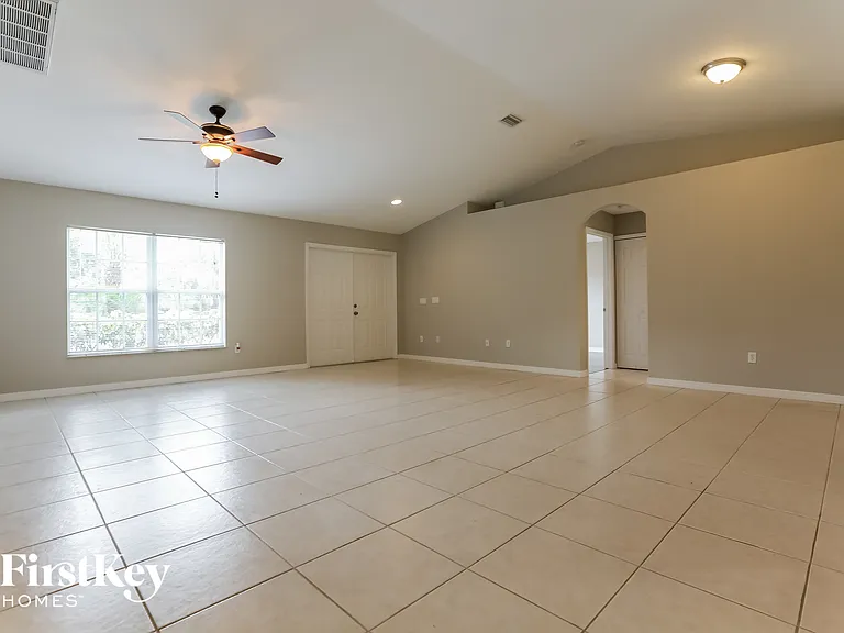 2463 Alesio Ave — Photo 2