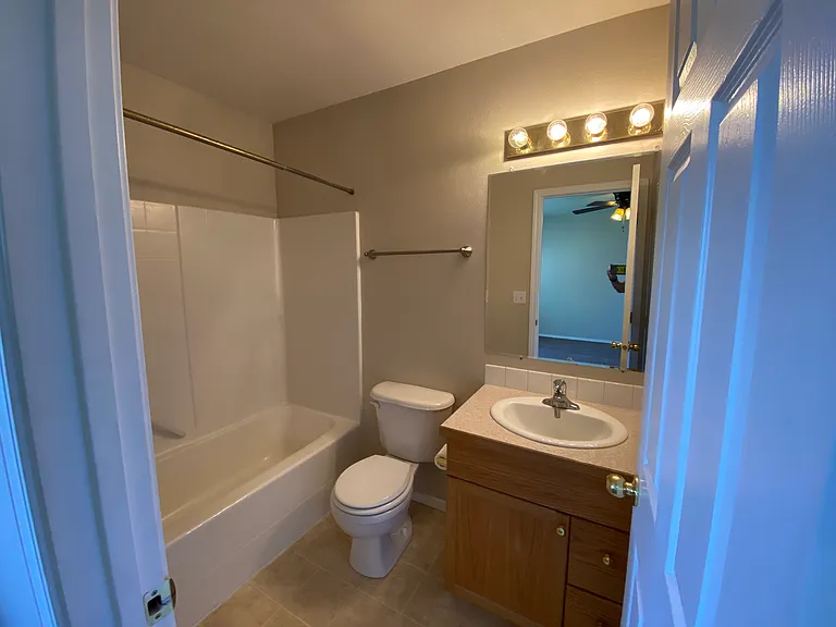 1032 NE Trailridge Ct — Photo 12