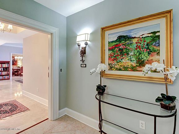 VillaRiva 803 Entrance Lobby