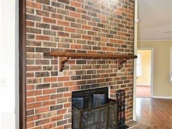 5th image of 1020 Kinsey Dr SE