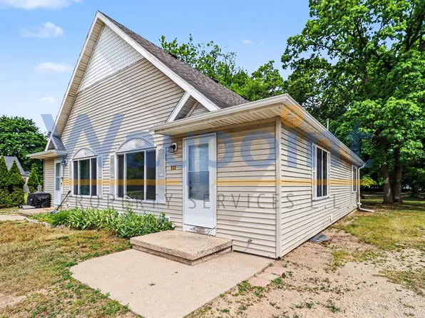 632 E Washington St, Greenville, MI