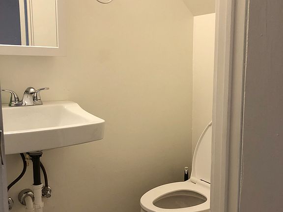 2nd image of 3600 NE 73rd Pl APT 5