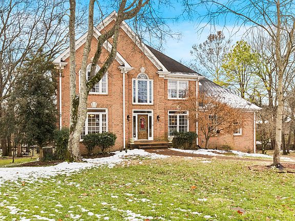 2nd image of 105 Birnam Ct