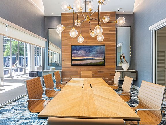5th image of 426 NE 28th St #204