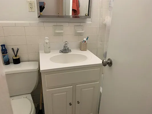 Rented by Joe Gotham LTD | media 8