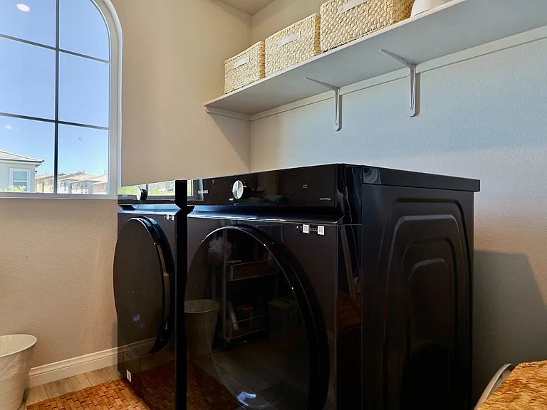 8644 Luse St — Photo 16