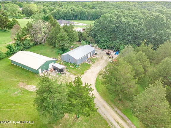 2nd image of 421 E Simon Blvd