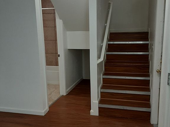3rd image of 143 Brookridge Dr #1