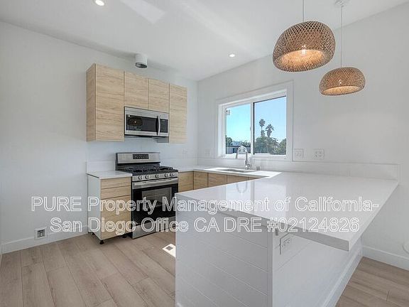 3rd image of 2175 Bacon St Unit 6