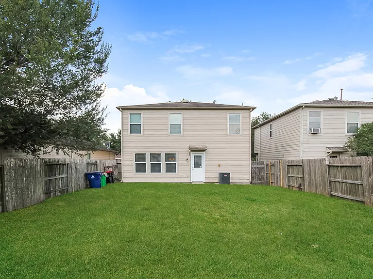 3231 Dartmouth Field Ln — Photo 24