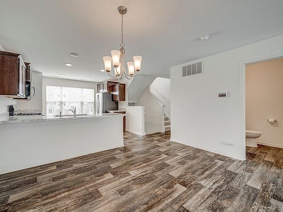 5th image of 178 Goldenrod Dr