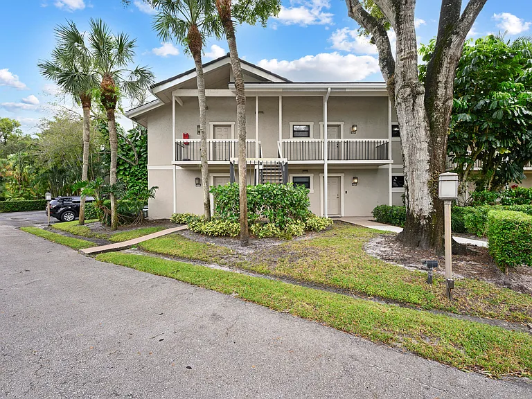 11863 Wimbledon Cir #543 — Photo 13