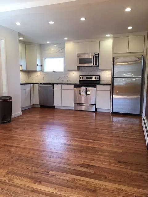 3 bed, 1932 sqft, $3,750 — Photo 2