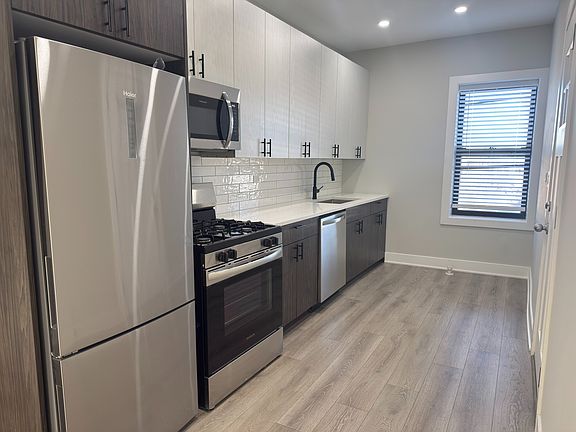 5th image of 5166-66 W Montrose Ave #6D