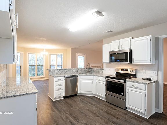 2nd image of 1596 Glen Erin Dr