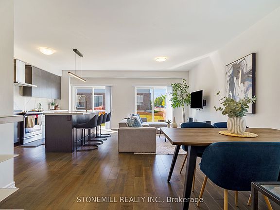 3rd image of 60 Bobolink Rd