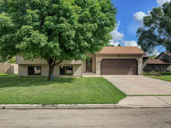 1936 Greenwood Dr NE, Owatonna, MN 55060