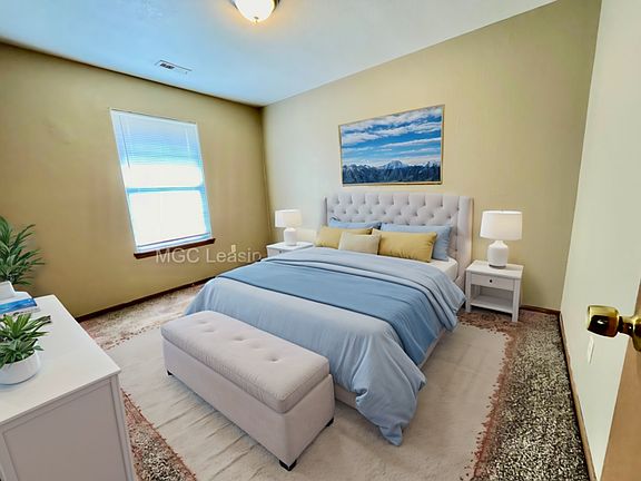 3rd image of 213 Aaron Ln