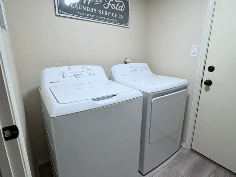 1404 Vista Monte Dr NE — Photo 10