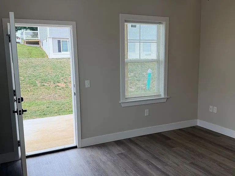 Salem Run Apartments Phase 2 — Photo 411