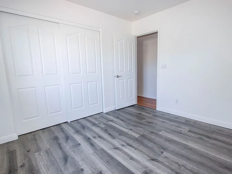 4266 N Saratoga Dr — Photo 17
