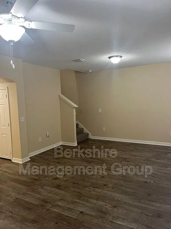 3 bed, 2.5 bath, 1534 sqft, $1,825 — Photo 3