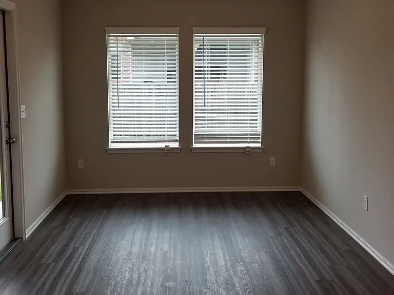 3102 Debbie Ln — Photo 17