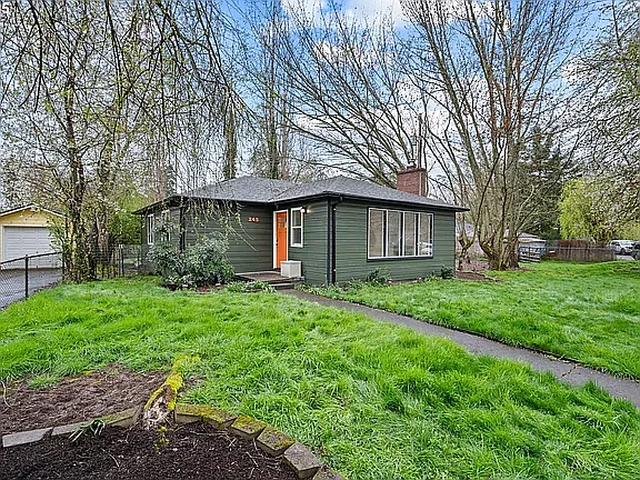 Building Photo - 245 SW 133rd Ave