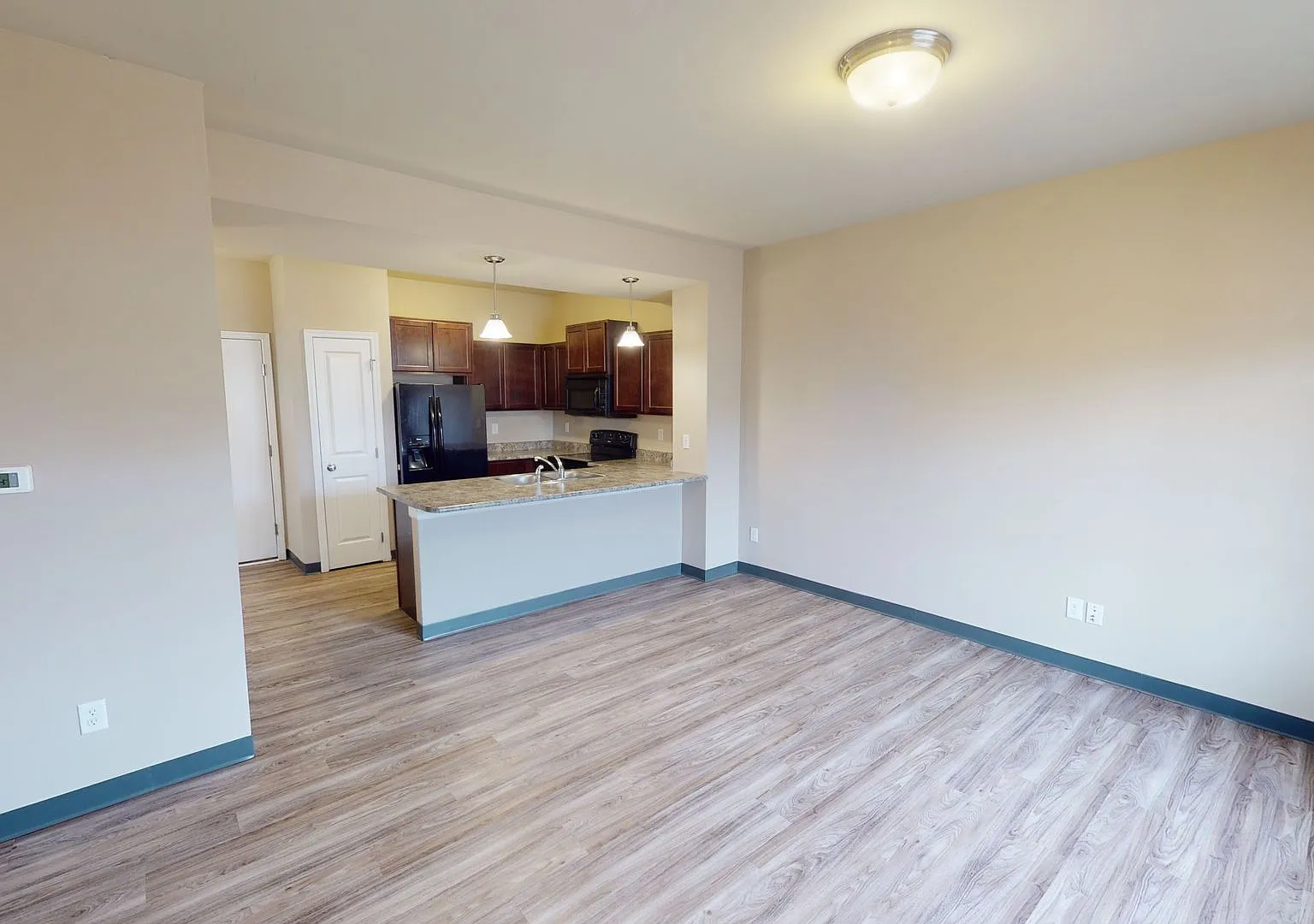 3 Bedroom Townhome in Ankeny Available NOW! — Photo 2