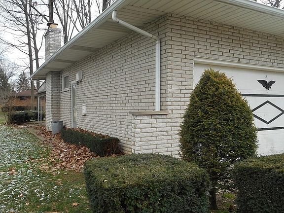 2nd image of 964 E Meadowlawn Blvd