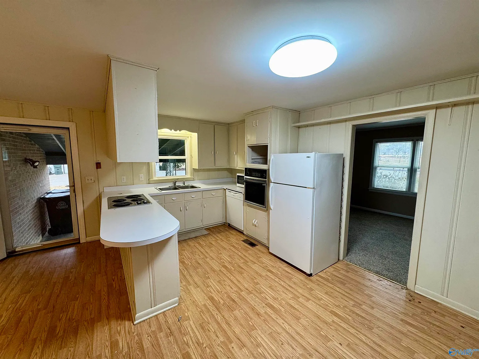 3 bed, 2.0 bath, 1464 sqft, $1,395 — Photo 4