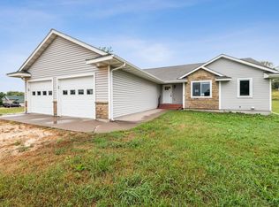 1070 Rudy Dr, Roberts, WI 54023