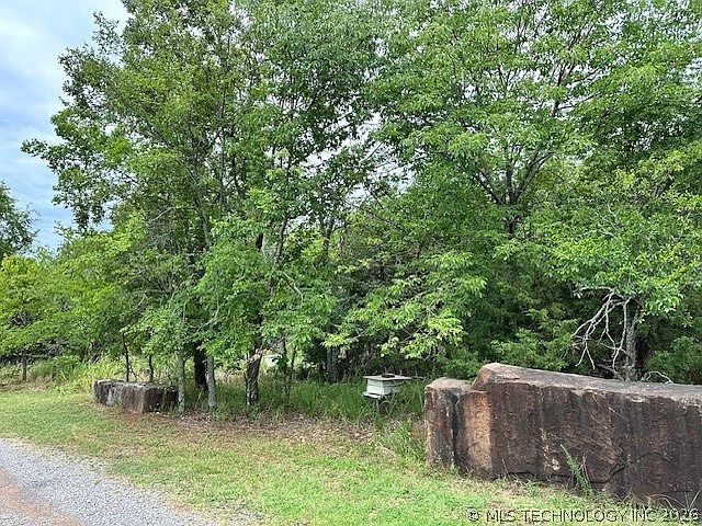 1st image of 789 West Rd