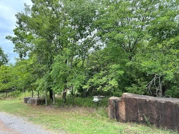 789 West Rd, Fort Gibson, OK 74434