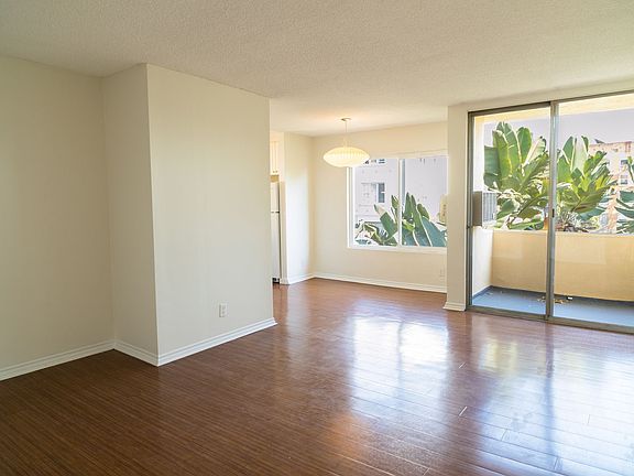 4th image of 1825 N Cherokee Ave #318