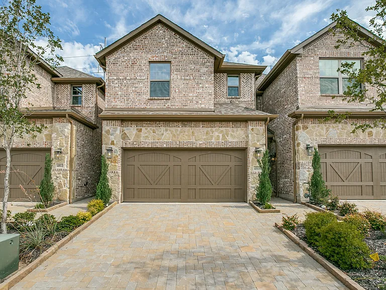 4809 Pasadena Dr — Photo 2