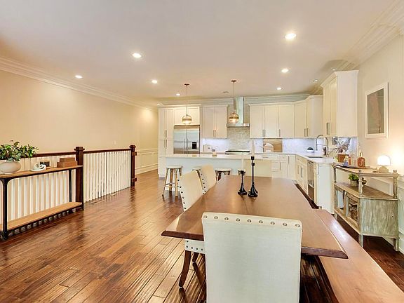 5th image of 2312 W Belmont Ave APT 1E