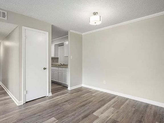 3rd image of 2624 Randleman Rd APT D