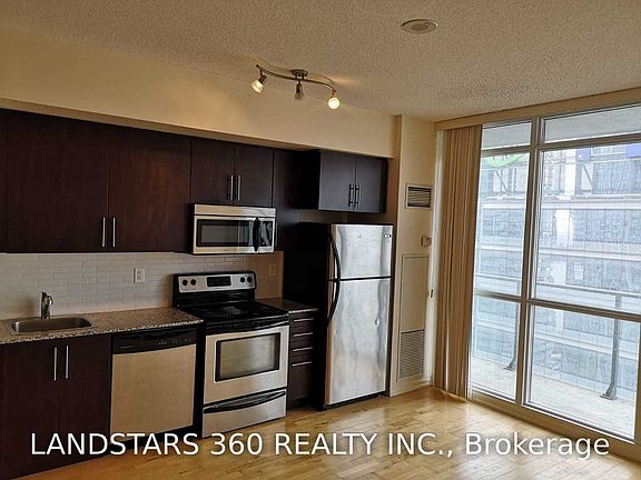 3rd image of 65 Bremner Blvd #3706